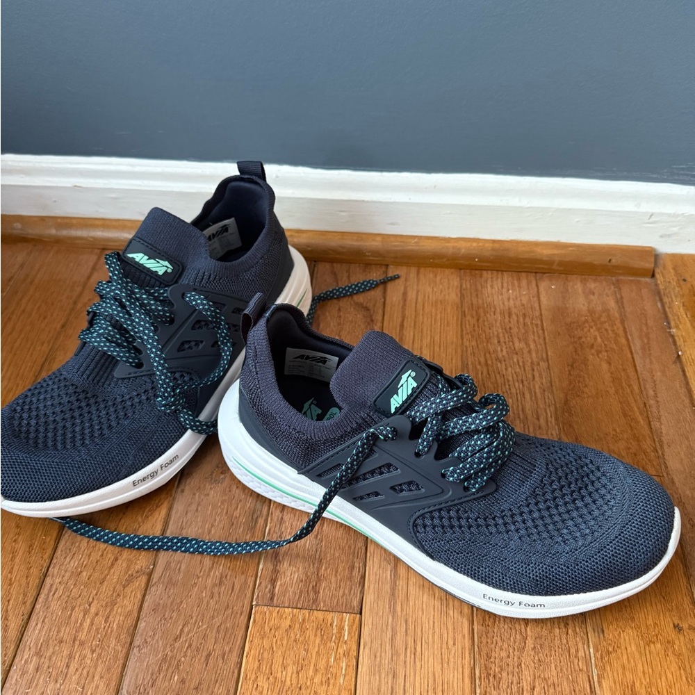 Avia Sneakers - NWOT
